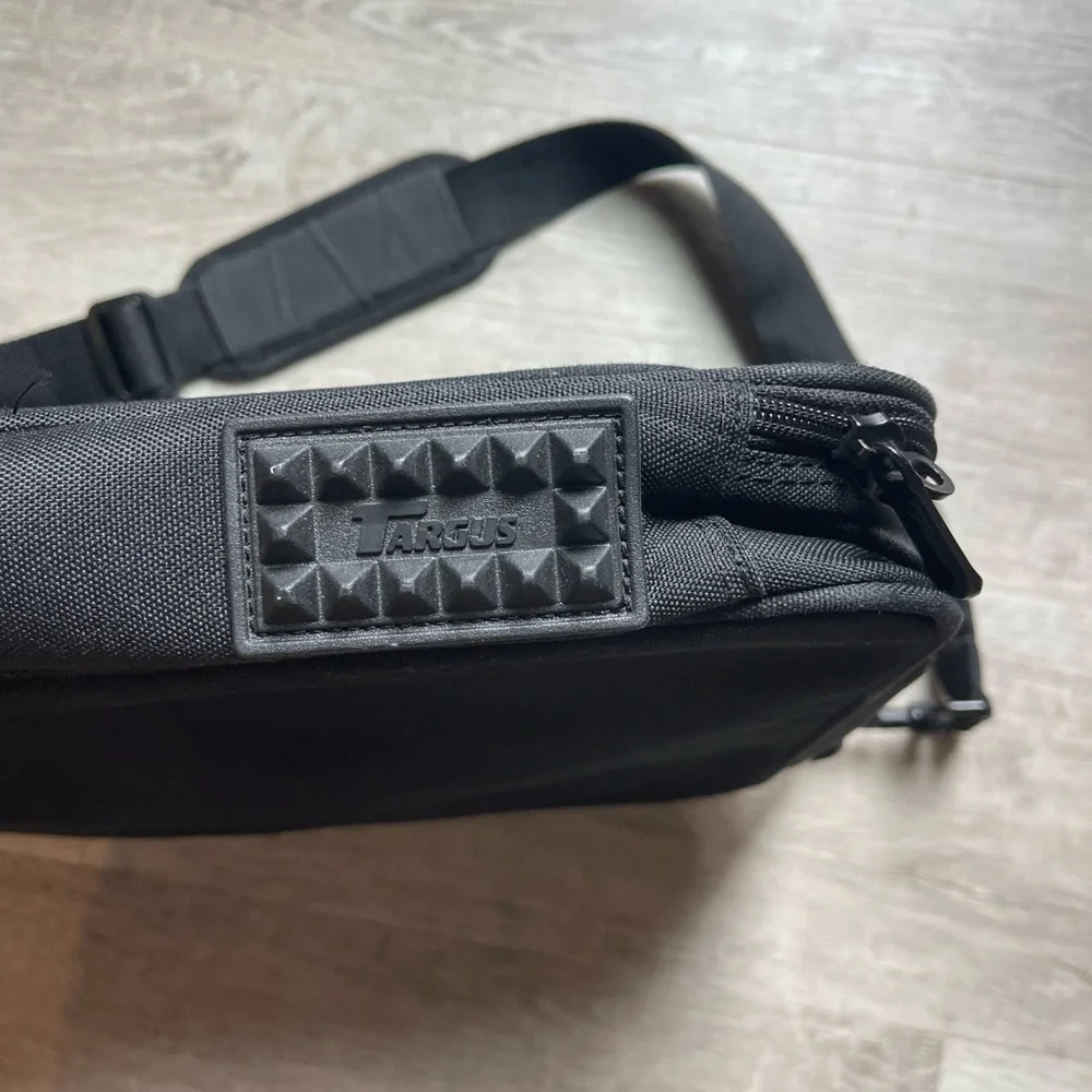 Targus Black Padded Laptop Computer Bag